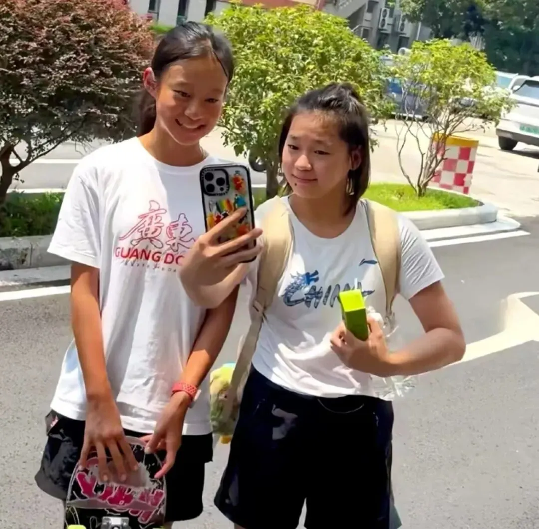 得更早, 藏着她从低 得更早, 藏着她从低