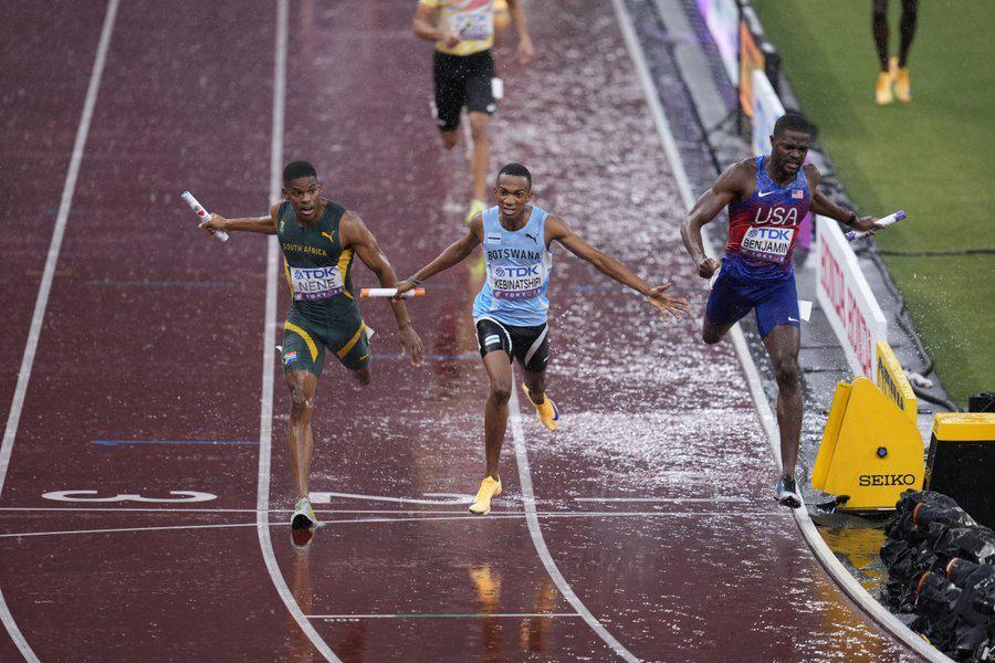 了终点, 荷兰队和葡, 同时南非队